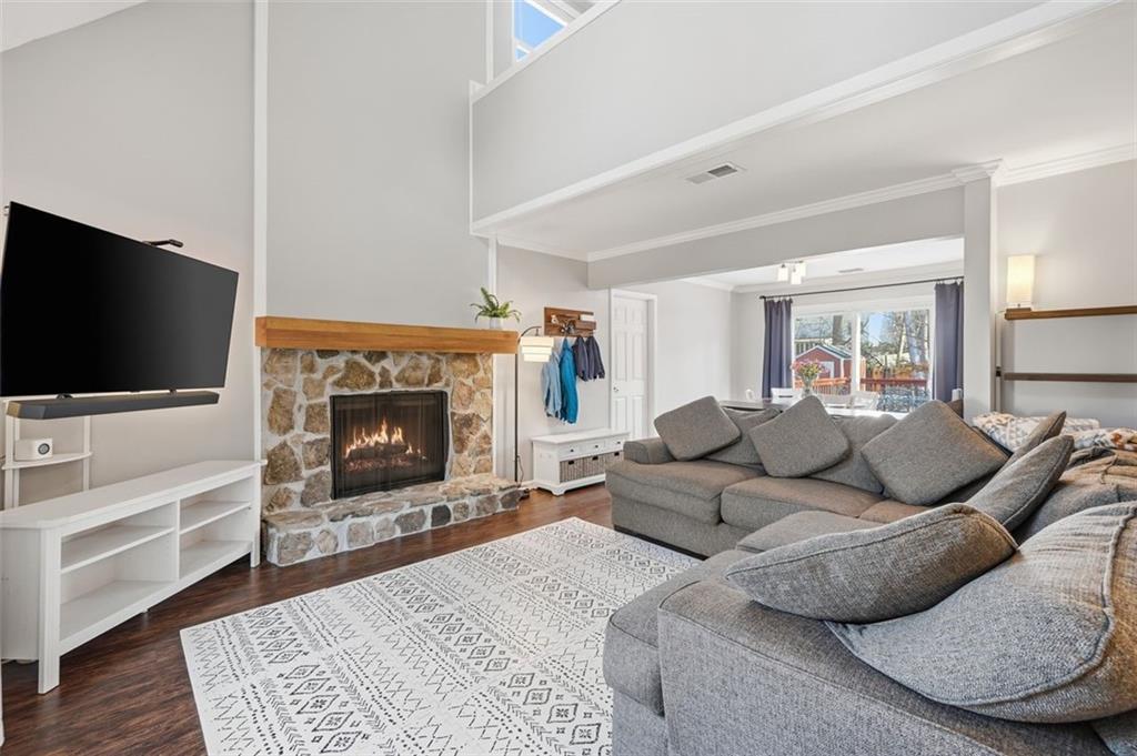 Roswell, Georgia, 30076, United States, 3 Bedrooms Bedrooms, ,2 BathroomsBathrooms,Residential,For Sale,2002041