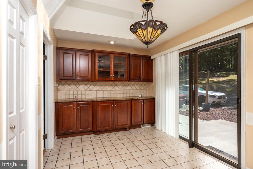 Reading, Pennsylvania, 19607, United States, 4 Bedrooms Bedrooms, ,4 BathroomsBathrooms,Residential,For Sale,1951295