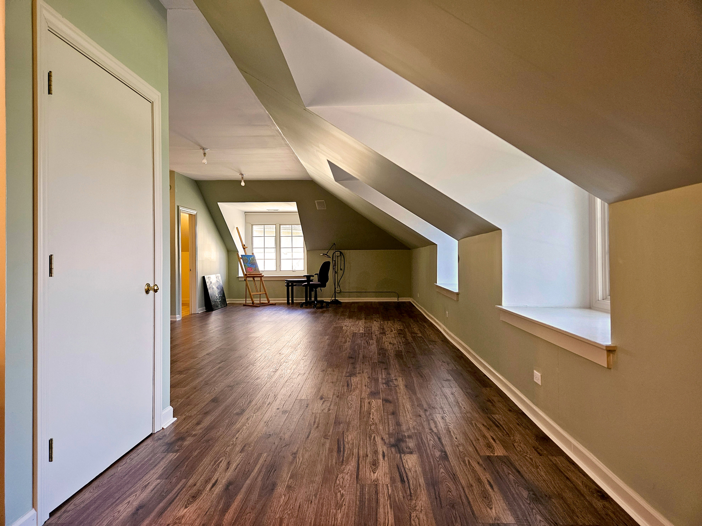 Wayne, Illinois, 60184, United States, 5 Bedrooms Bedrooms, ,7 BathroomsBathrooms,Residential,For Sale,2006495