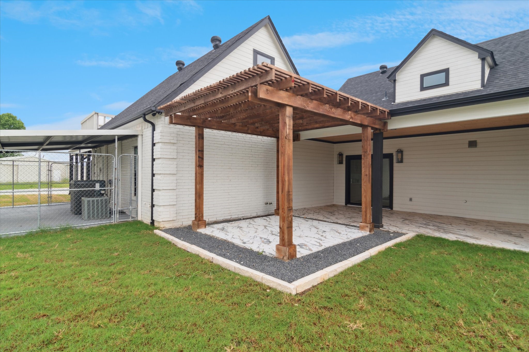 Gunter, Texas, 75058, United States, 3 Bedrooms Bedrooms, ,3 BathroomsBathrooms,Residential,For Sale,1847366