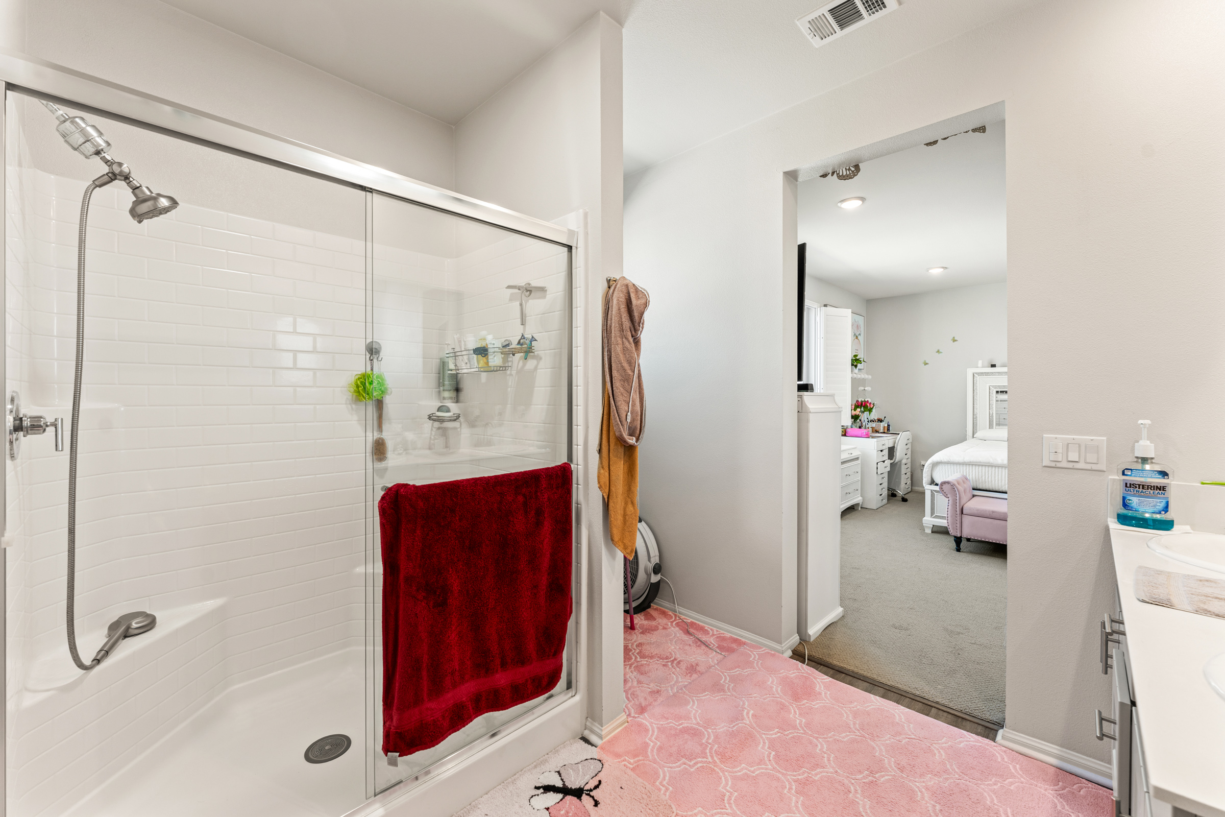 Riverside, California, 92503, United States, 5 Bedrooms Bedrooms, ,3 BathroomsBathrooms,Residential,For Sale,1989853