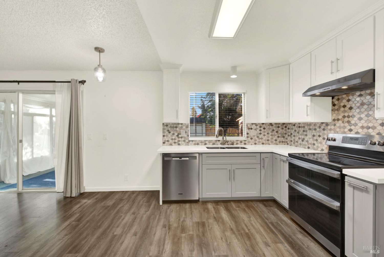 Suisun City, California, 94585, United States, 4 Bedrooms Bedrooms, ,3 BathroomsBathrooms,Residential,For Sale,1989604