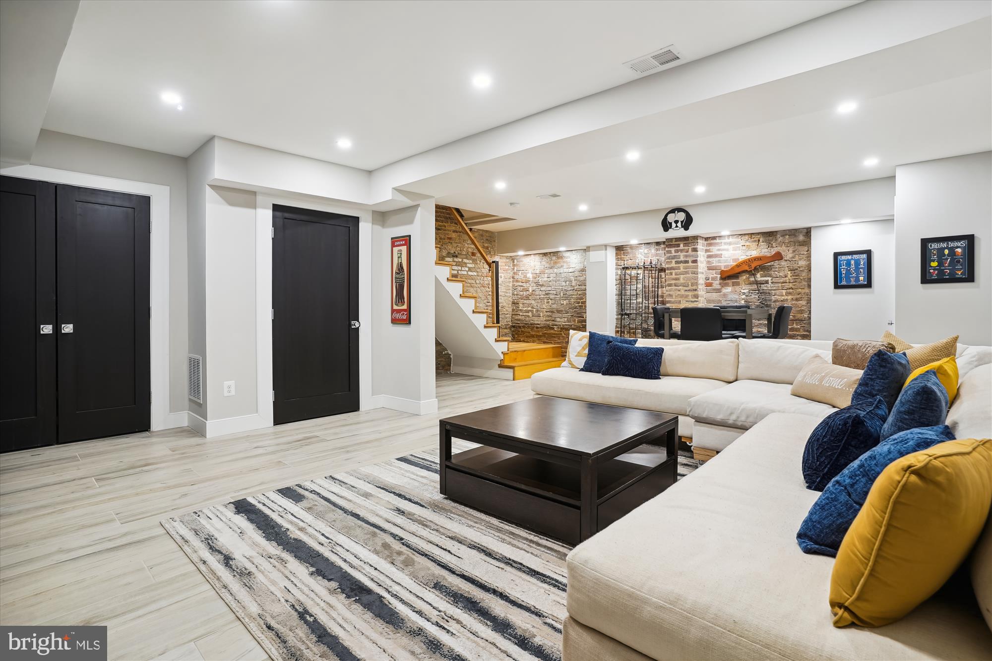 Alexandria, Virginia, 22314, United States, 3 Bedrooms Bedrooms, ,4 BathroomsBathrooms,Residential,For Sale,1936981