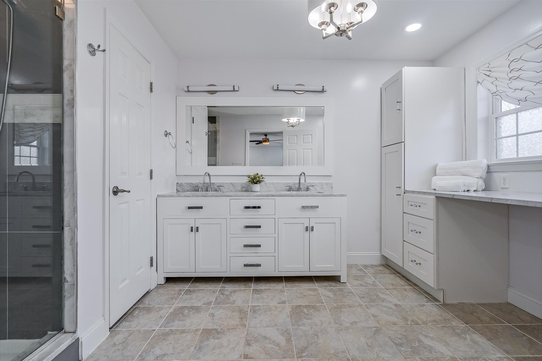  Experience Urban Luxury with this End-Unit Townhome - 物件實景