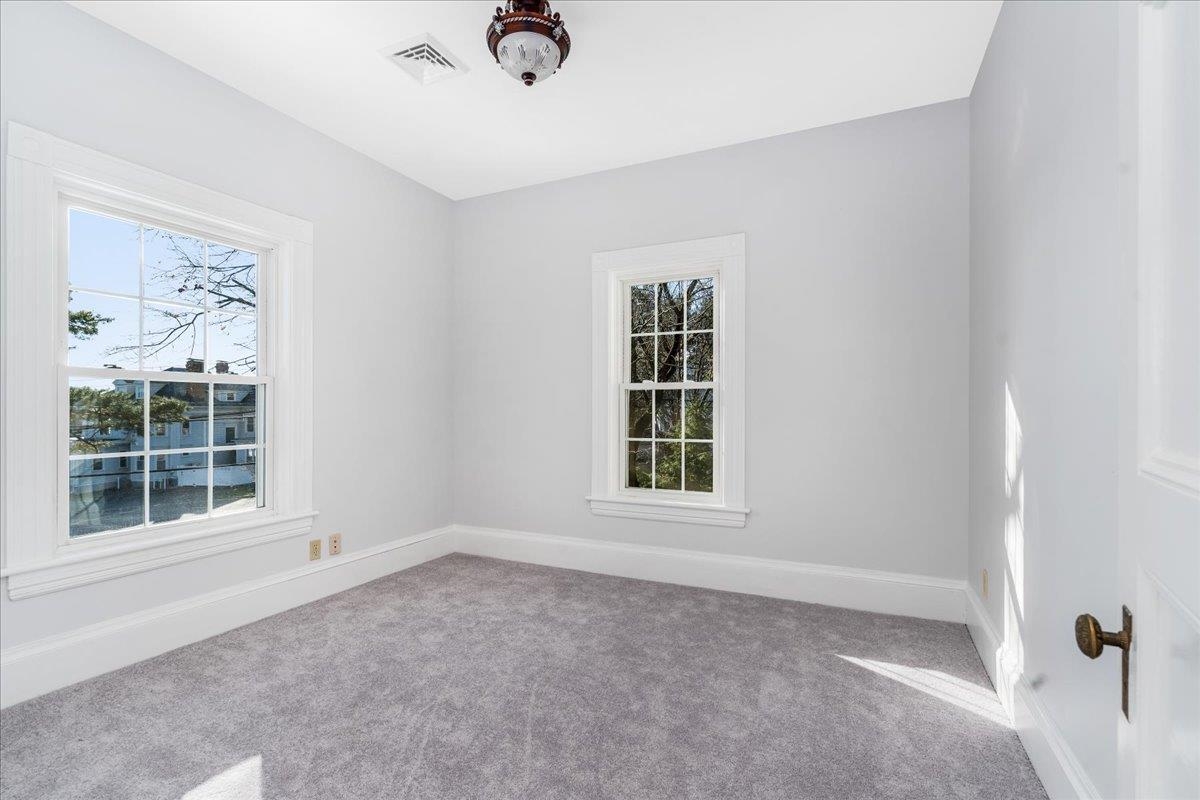Nashua, New Hampshire, 03064, United States, 4 Bedrooms Bedrooms, ,3 BathroomsBathrooms,Residential,For Sale,1901242