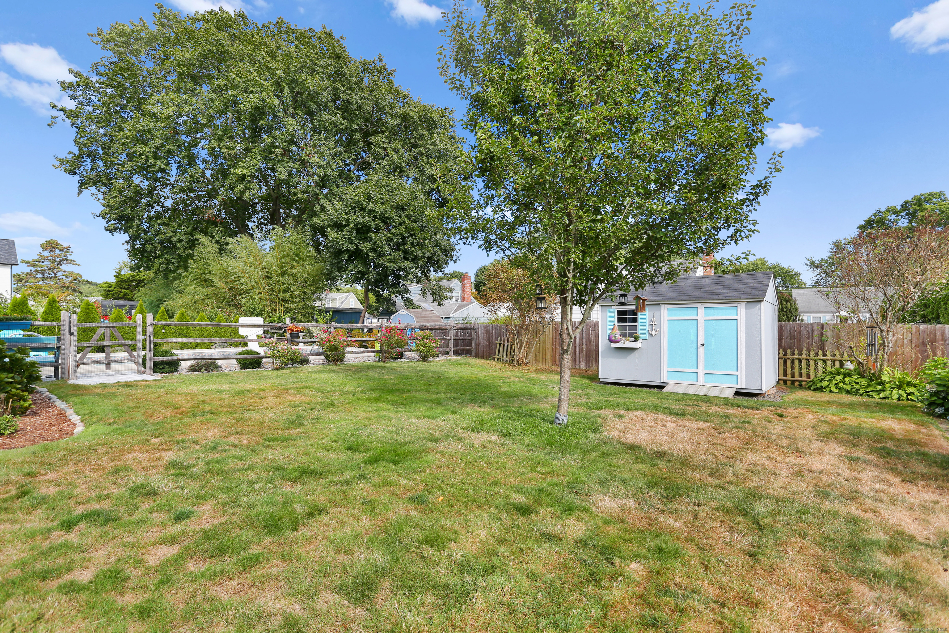 Milford, Connecticut, 06460, United States, 3 Bedrooms Bedrooms, ,2 BathroomsBathrooms,Residential,For Sale,1933050