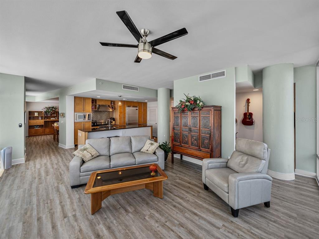 Tampa, Florida, 33602, United States, 1 Bedroom Bedrooms, ,2 BathroomsBathrooms,Residential,For Sale,1807675