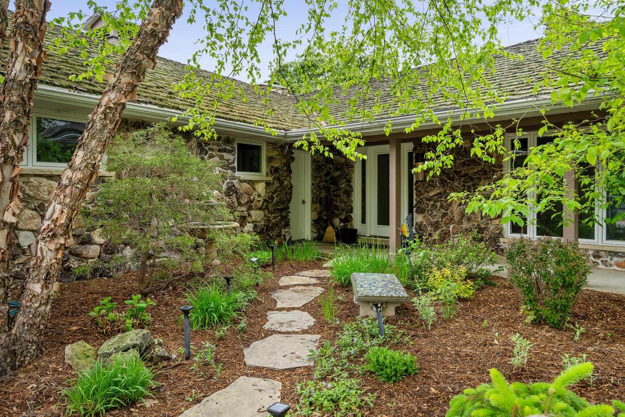 Markesan, Wisconsin, 53946, United States, 5 Bedrooms Bedrooms, ,4 BathroomsBathrooms,Residential,For Sale,2023665