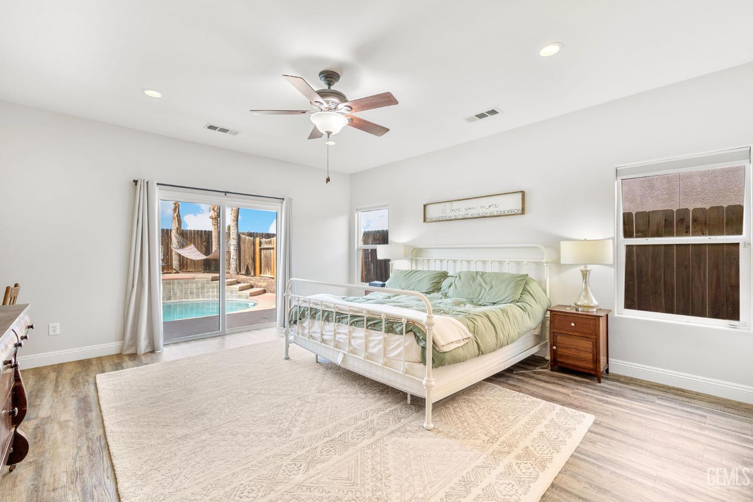 Bakersfield, California, 93312, United States, 3 Bedrooms Bedrooms, ,2 BathroomsBathrooms,Residential,For Sale,1989296