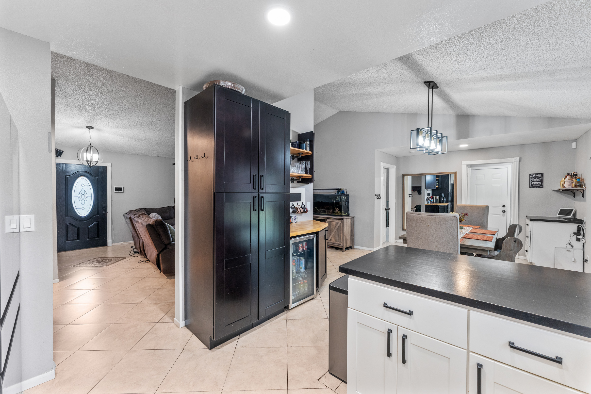 Rialto, California, 92376, United States, 4 Bedrooms Bedrooms, ,2 BathroomsBathrooms,Residential,For Sale,1994272