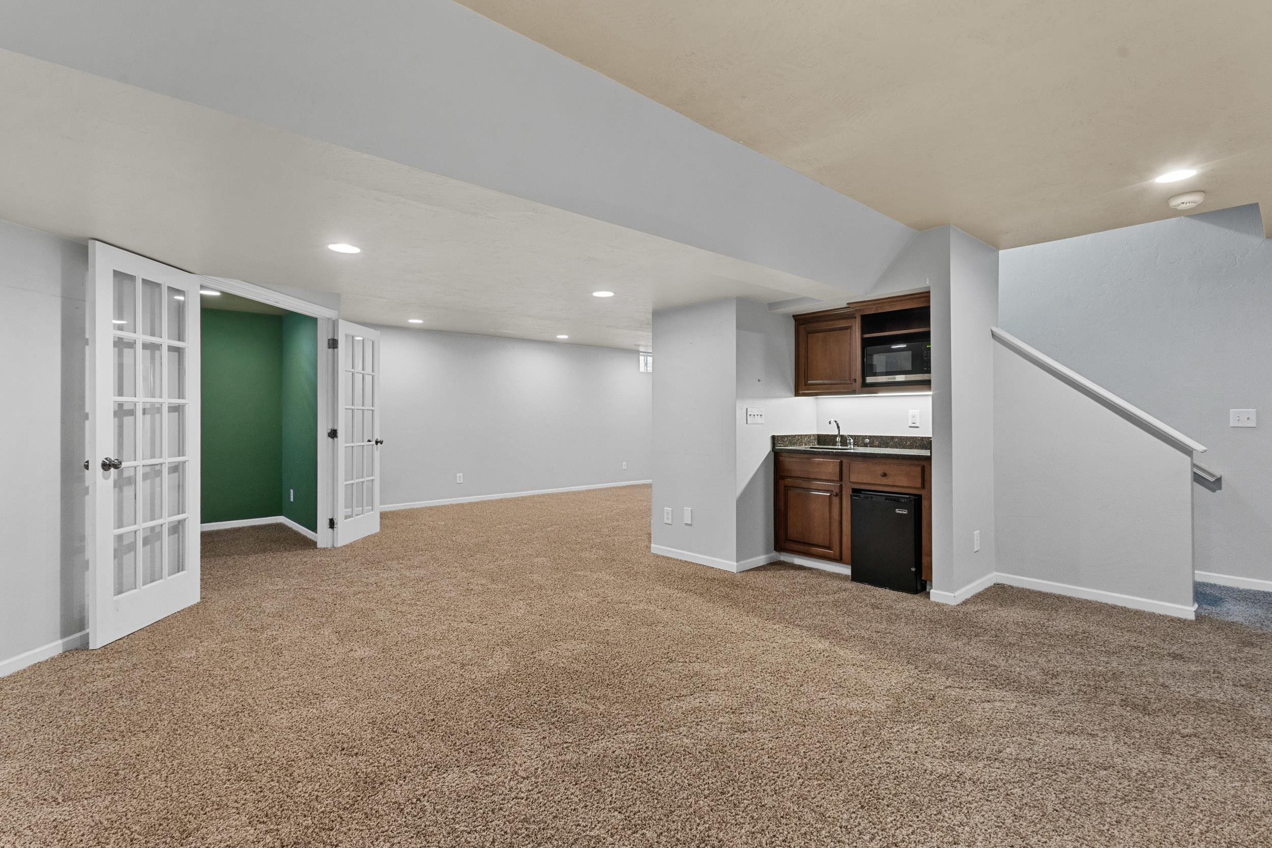 Neenah, Wisconsin, 54956, United States, 4 Bedrooms Bedrooms, ,4 BathroomsBathrooms,Residential,For Sale,1930712