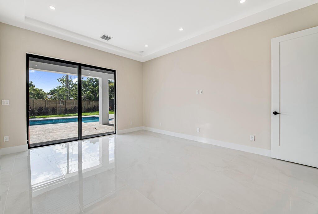 Palm Springs, Florida, 33461, United States, 4 Bedrooms Bedrooms, ,5 BathroomsBathrooms,Residential,For Sale,1835597