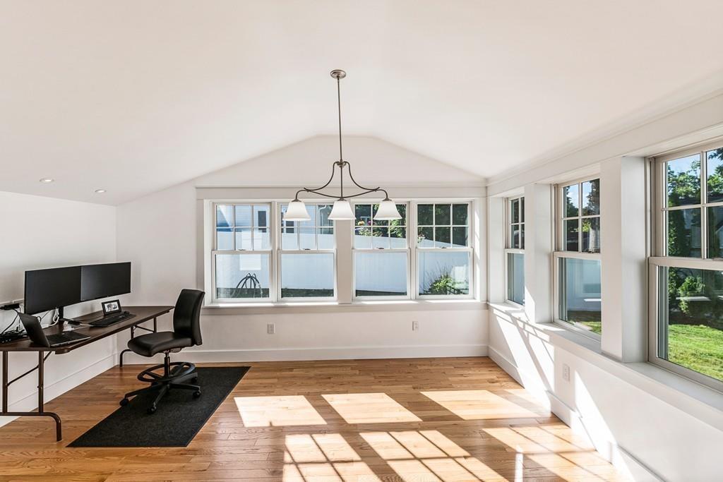 Hamilton, Massachusetts, 01982, United States, 2 Bedrooms Bedrooms, ,1 BathroomBathrooms,Residential,For Sale,1921936