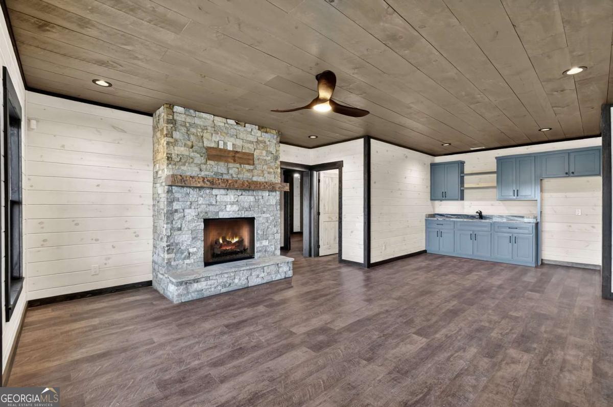 Mineral Bluff, Georgia, 30559, United States, 4 Bedrooms Bedrooms, ,4 BathroomsBathrooms,Residential,For Sale,2011407