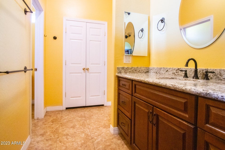 Witmann, Arizona, 85361, United States, 6 Bedrooms Bedrooms, ,3 BathroomsBathrooms,Residential,For Sale,1977429