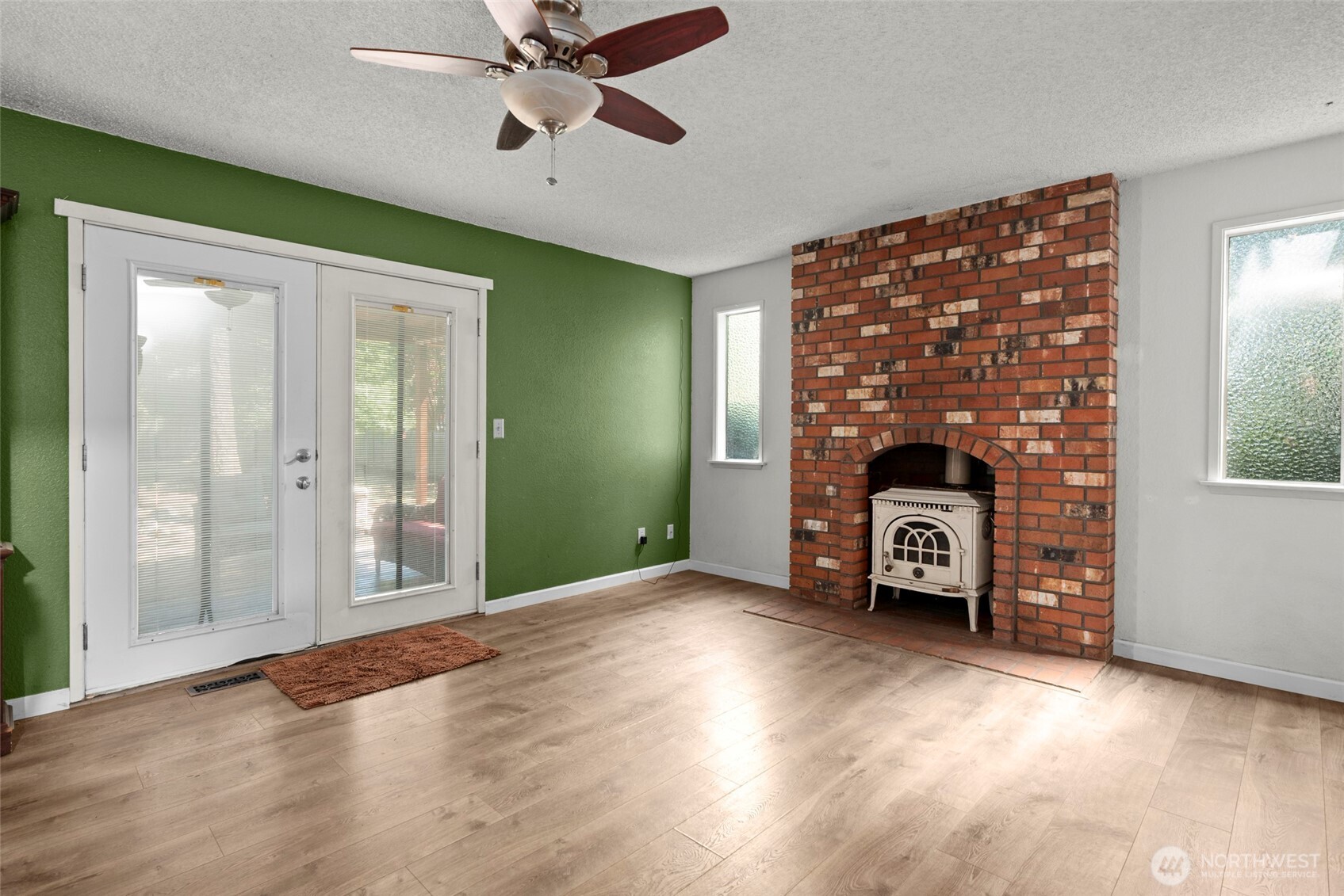 Oak Harbor, Washington, 98277, United States, 4 Bedrooms Bedrooms, ,3 BathroomsBathrooms,Residential,For Sale,1901658