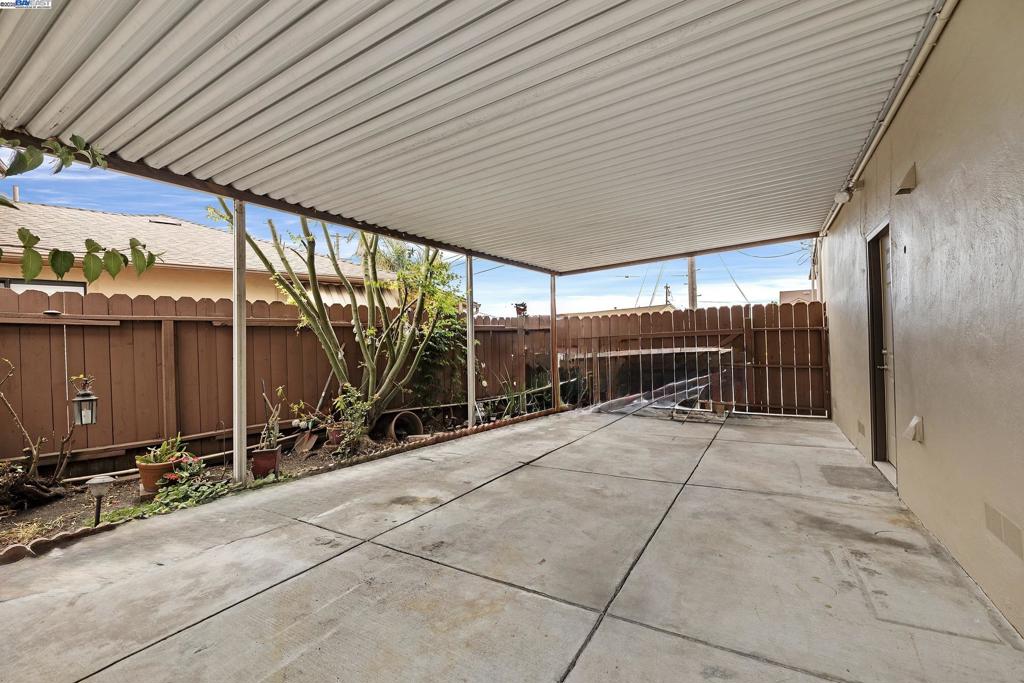 San Leandro, California, 94579, United States, 3 Bedrooms Bedrooms, ,1 BathroomBathrooms,Residential,For Sale,1921969
