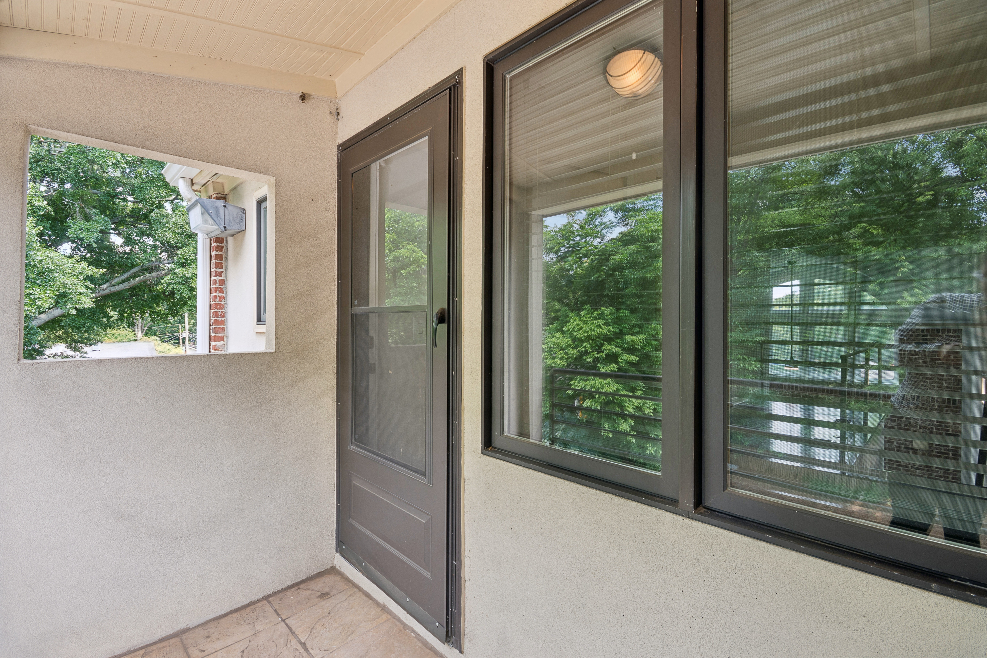  Updated, End-Unit Townhome in the Heart of Edgewood - 物件實景