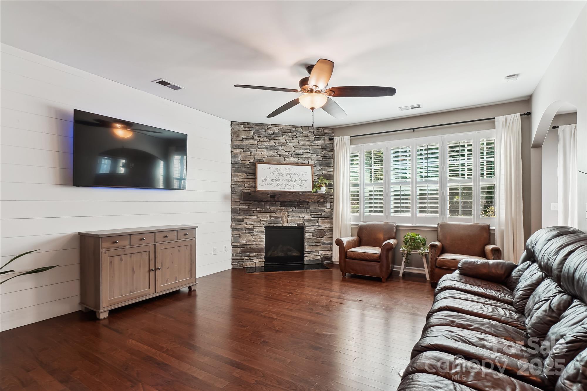 Lancaster, South Carolina, 29720, United States, 5 Bedrooms Bedrooms, ,4 BathroomsBathrooms,Residential,For Sale,1885267