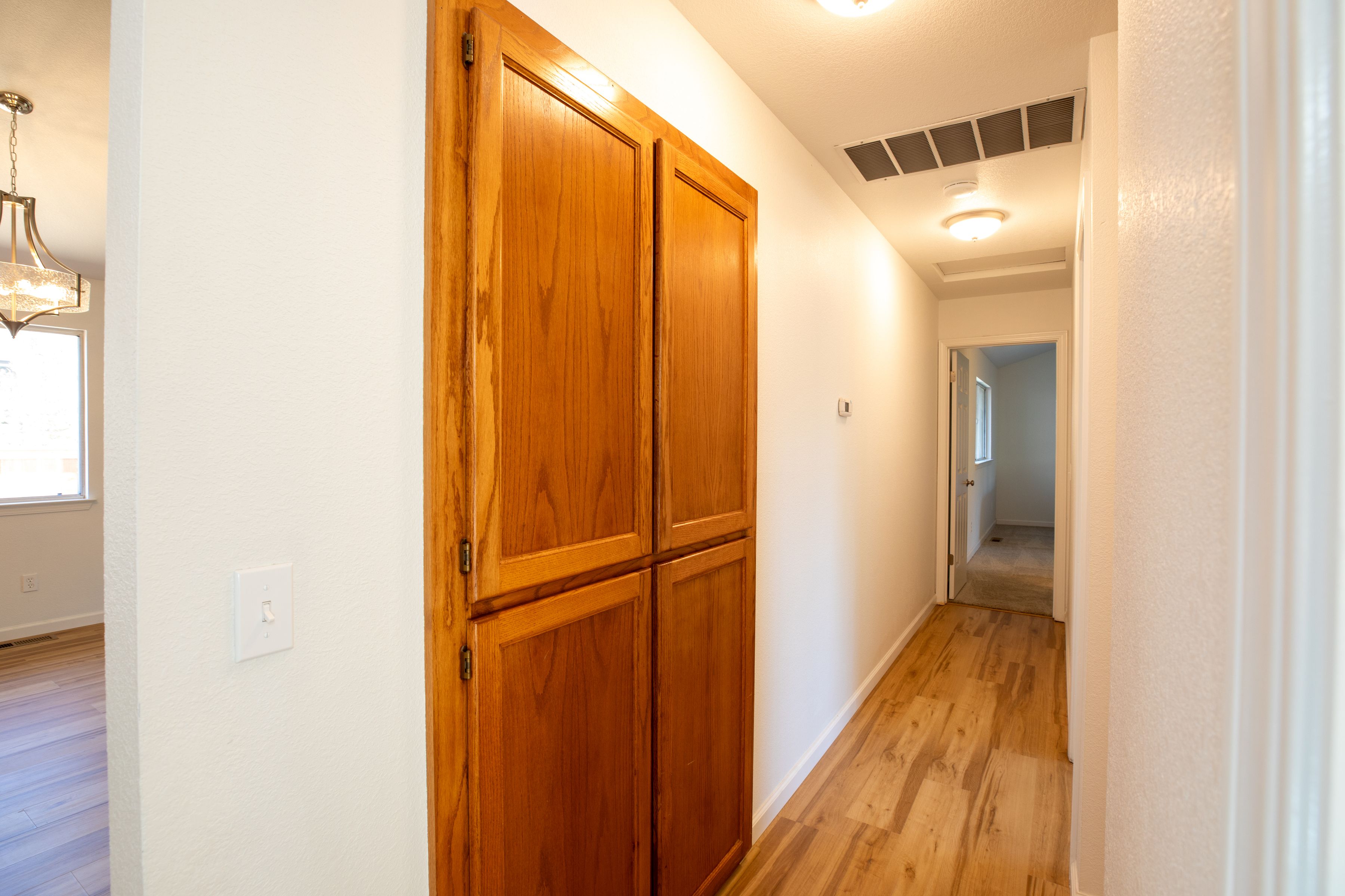  1621 Woodhue Avenue - 物件實景