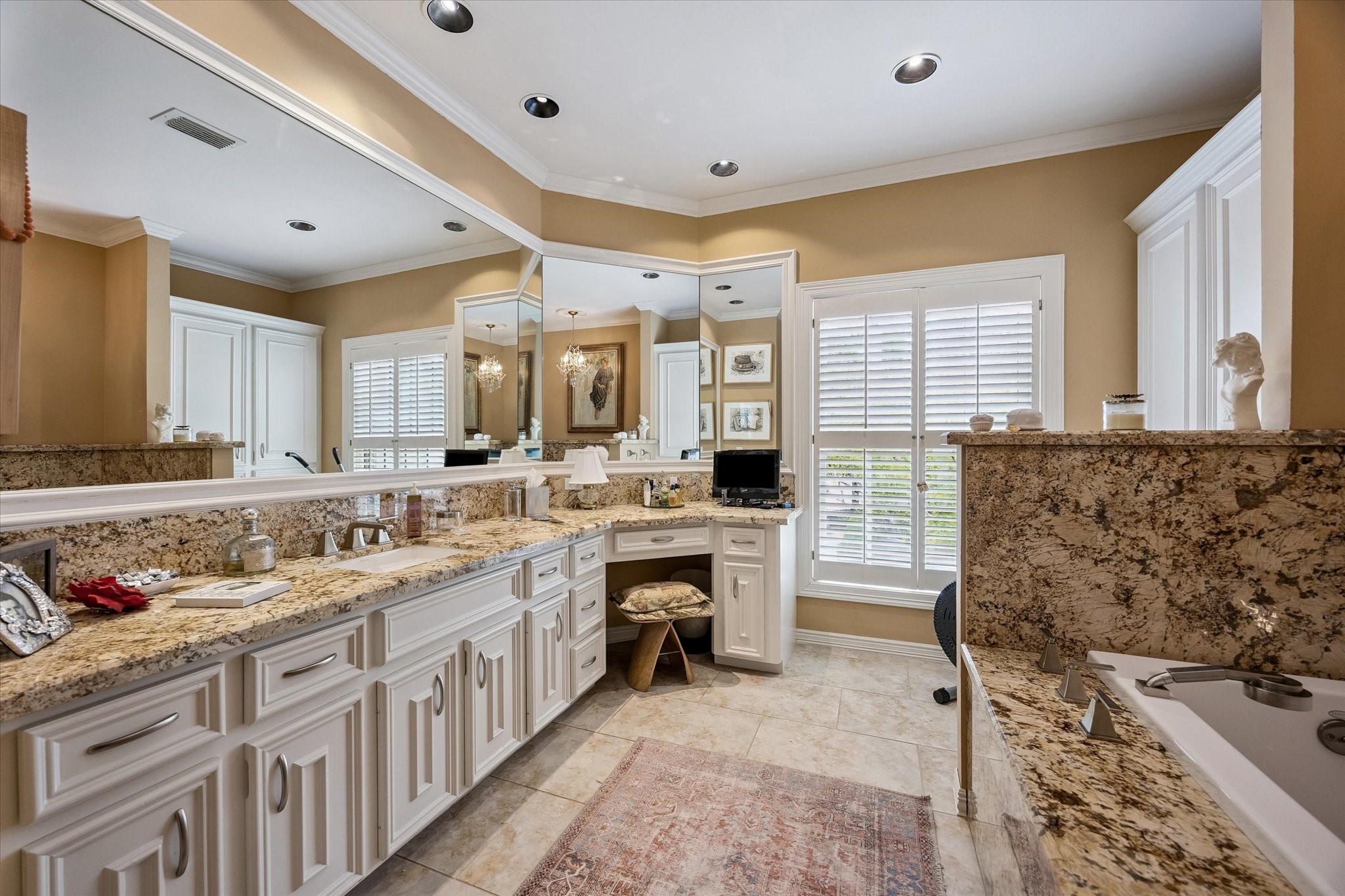  2906 Mid Lane - 物件實景