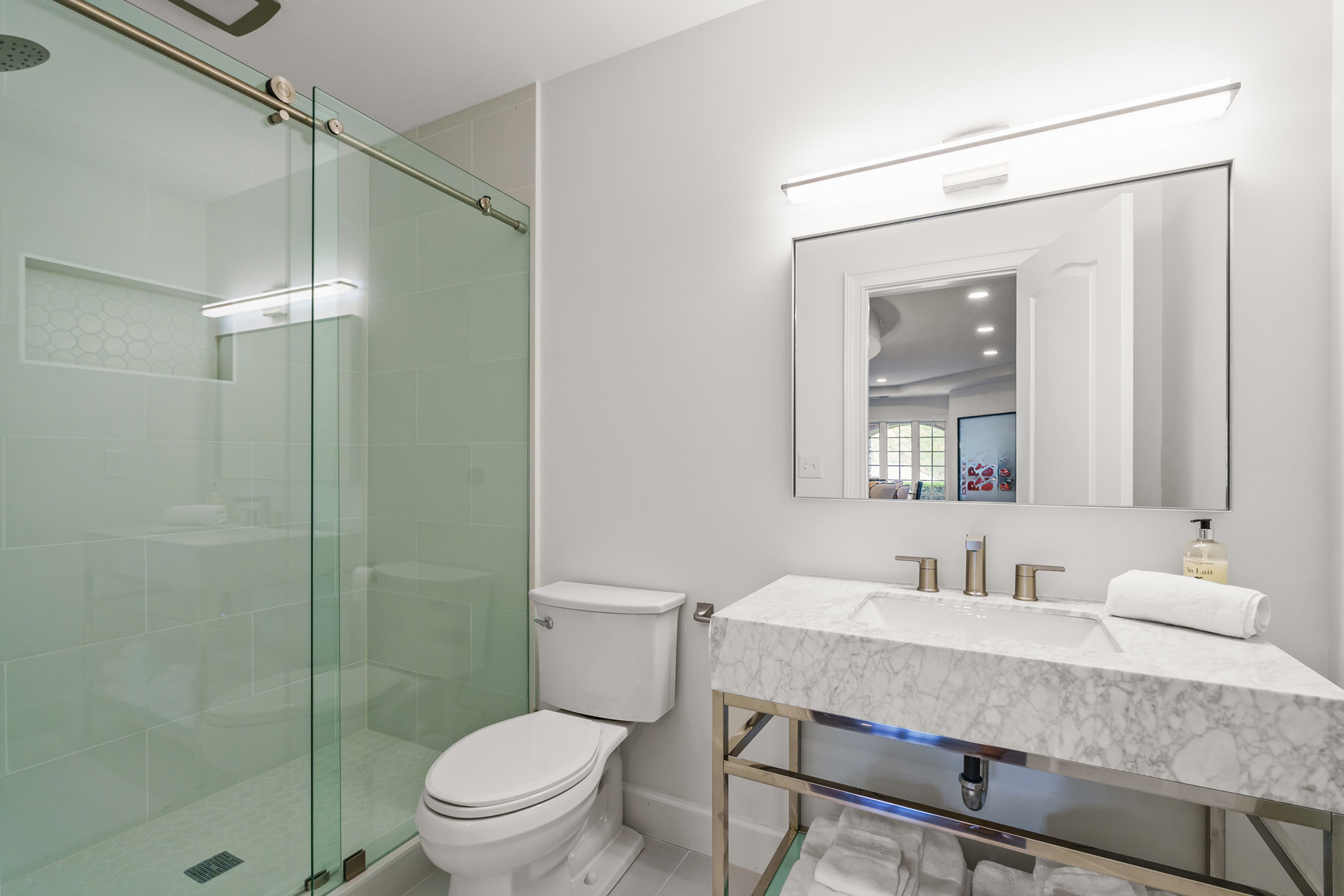  Experience Elevated Living in this Exceptional Estate-Style Residence - 物件實景