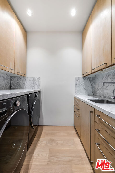Beverly Hills, California, 90210, United States, 4 Bedrooms Bedrooms, ,5 BathroomsBathrooms,Residential,For Sale,1687212