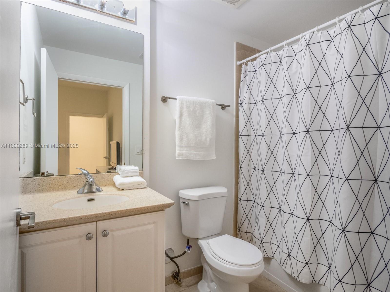 Aventura, Florida, 33180, United States, 3 Bedrooms Bedrooms, ,3 BathroomsBathrooms,Residential,For Sale,1961419