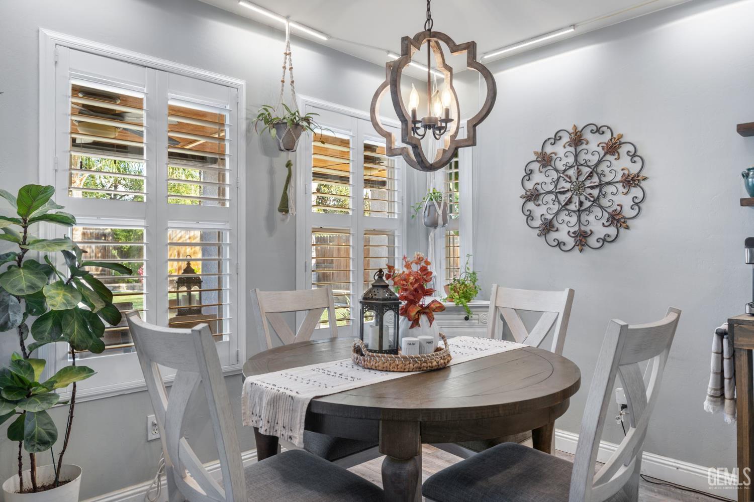 Bakersfield, California, 93312, United States, 4 Bedrooms Bedrooms, ,2 BathroomsBathrooms,Residential,For Sale,1970807