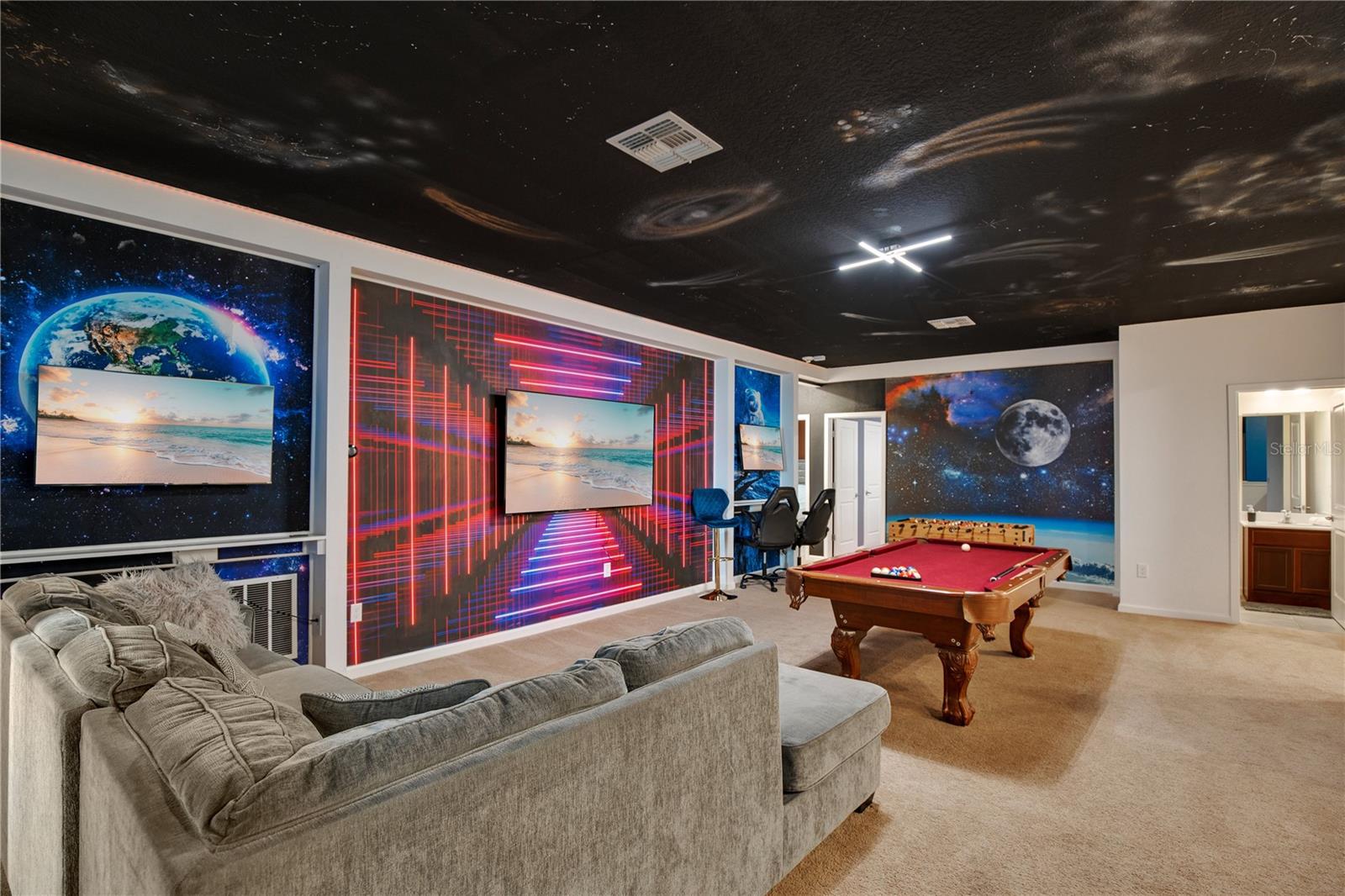 KISSIMMEE, Florida, 34746, United States, 15 Bedrooms Bedrooms, ,16 BathroomsBathrooms,Residential,For Sale,1977749