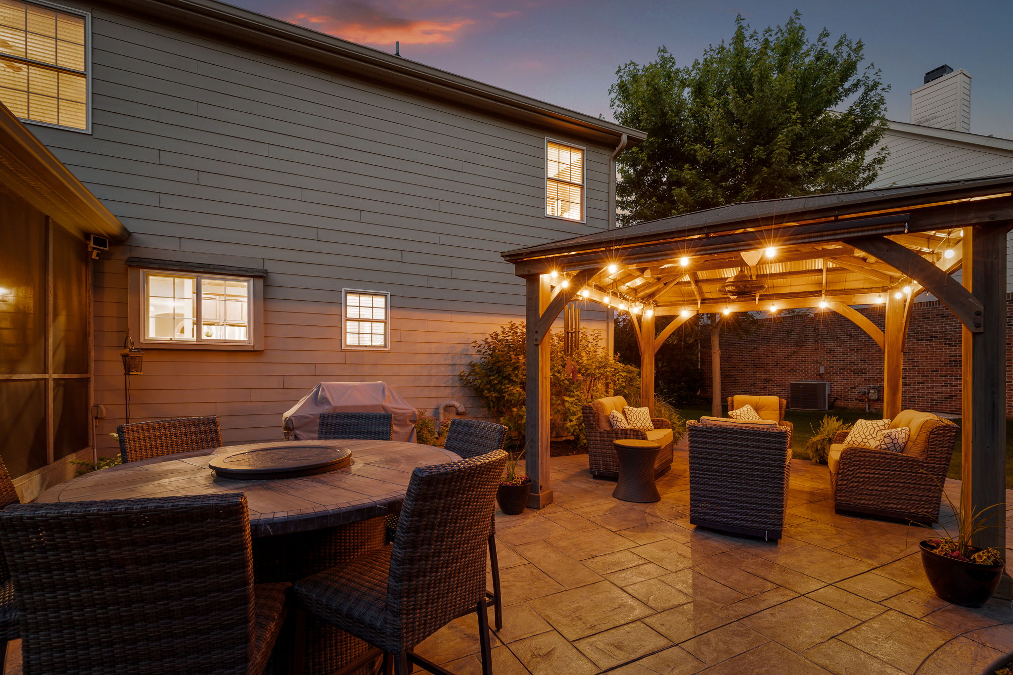  Meticulously Maintained Brick Home in Desirable Zionsville Location - 物件實景