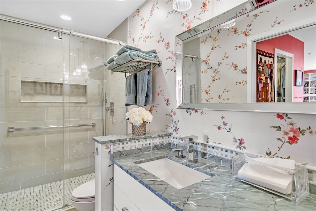 Cambridge, Massachusetts, 02141, United States, 2 Bedrooms Bedrooms, ,2 BathroomsBathrooms,Residential,For Sale,1913406