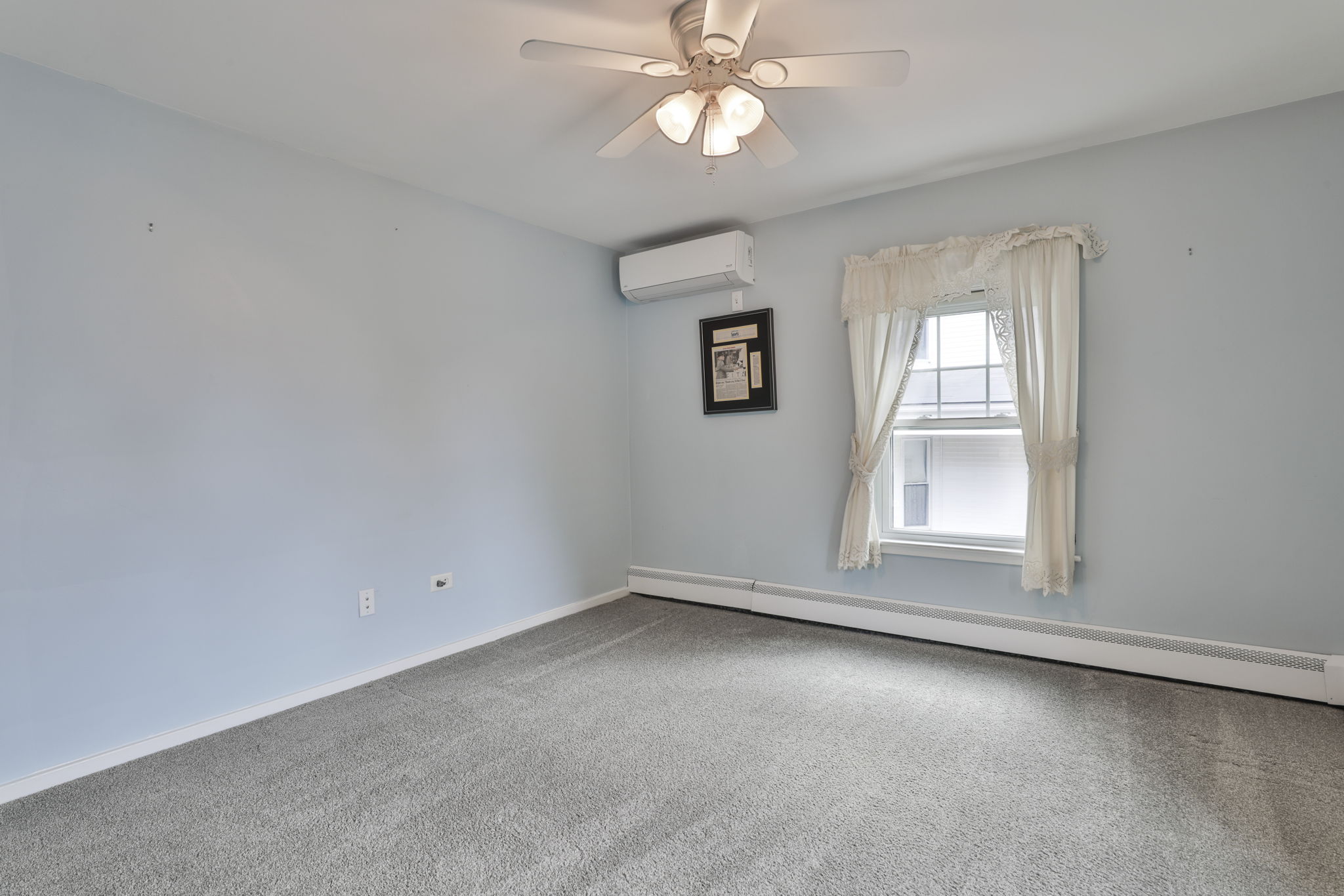 Manchester, New Hampshire, 03104, United States, 3 Bedrooms Bedrooms, ,2 BathroomsBathrooms,Residential,For Sale,1975563