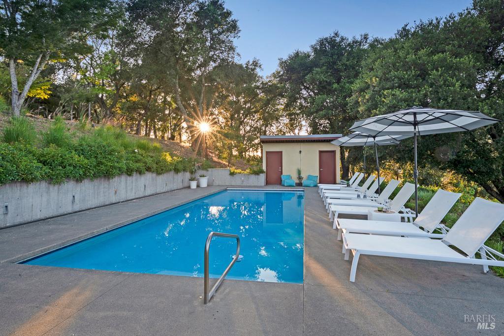 Healdsburg, California, 95448, United States, 3 Bedrooms Bedrooms, ,4 BathroomsBathrooms,Residential,For Sale,1866142