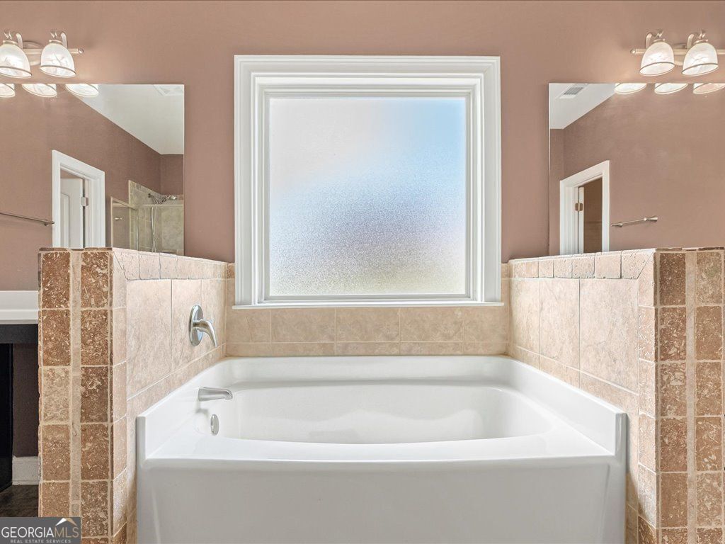 Acworth, Georgia, 30101, United States, 7 Bedrooms Bedrooms, ,6 BathroomsBathrooms,Residential,For Sale,1929934