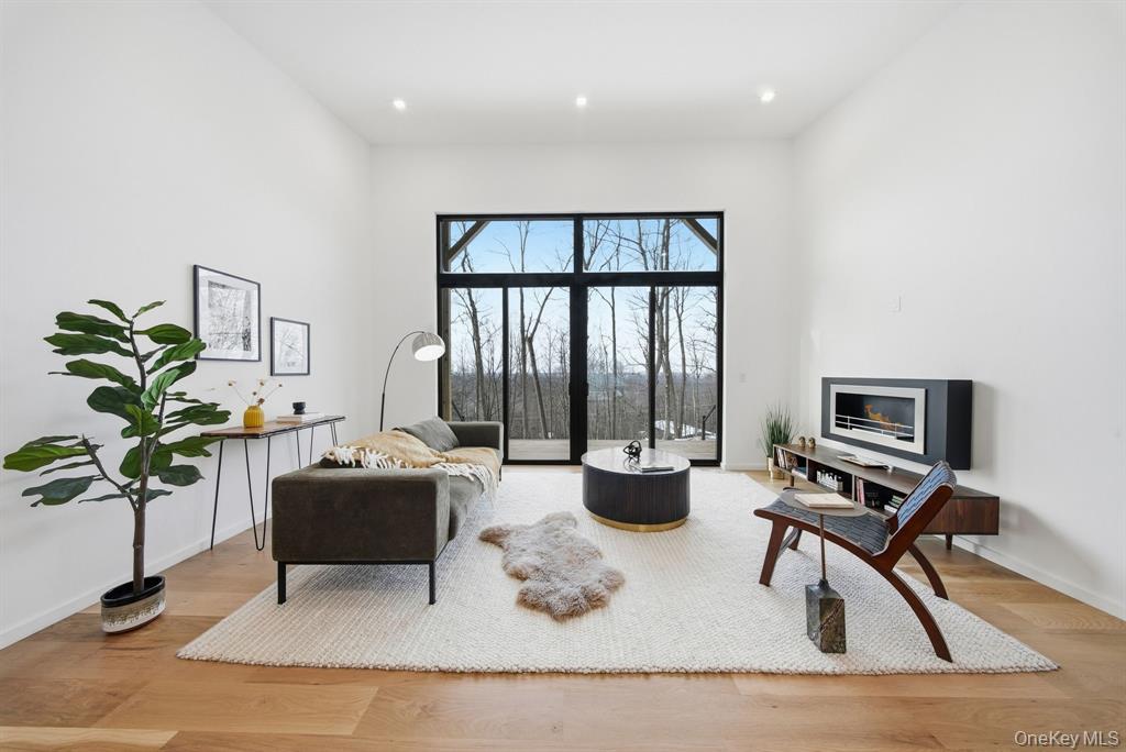 Neversink, New York, 12765, United States, 3 Bedrooms Bedrooms, ,2 BathroomsBathrooms,Residential,For Sale,2010737