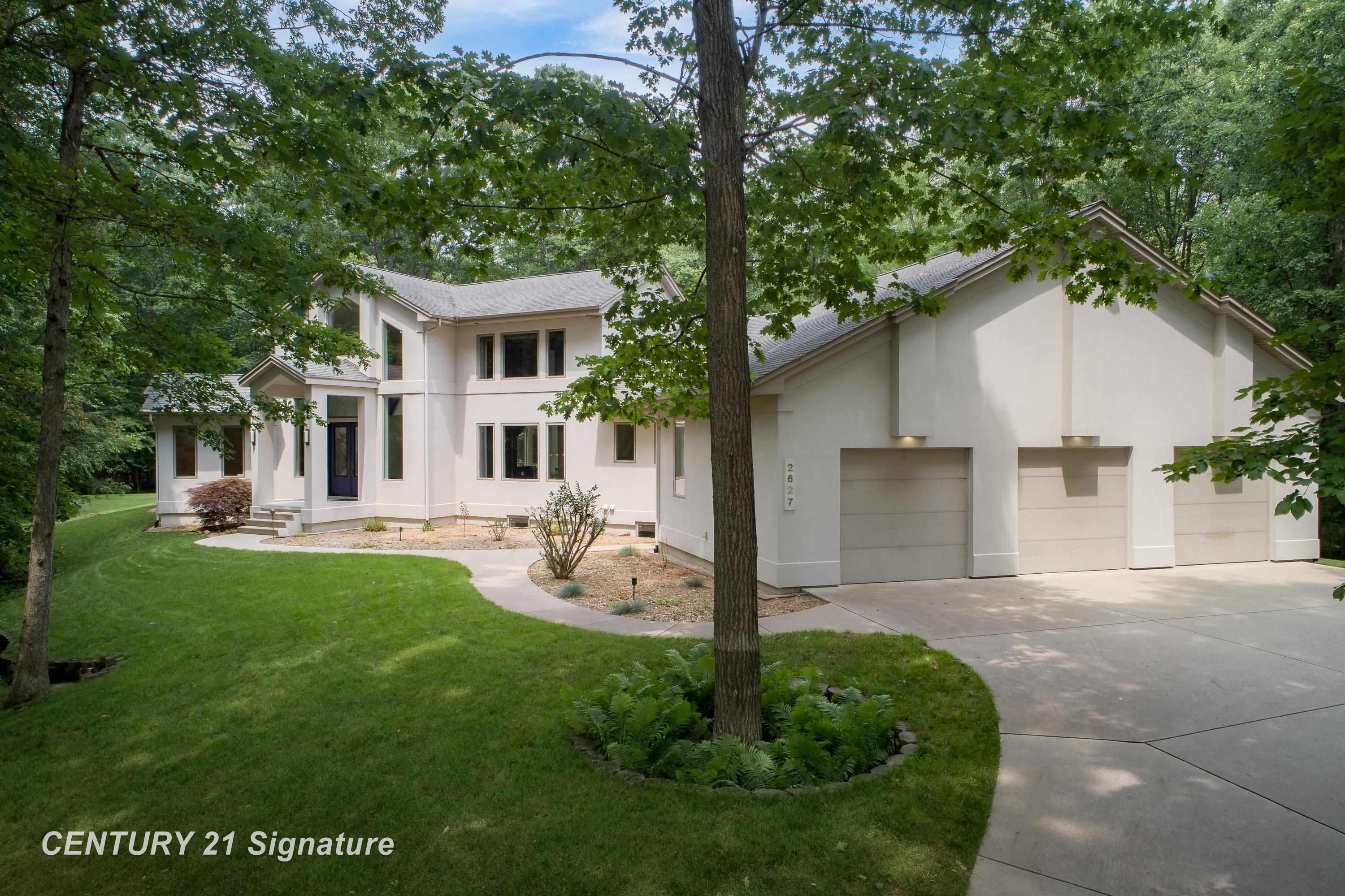Midland, Michigan, 48642, United States, 4 Bedrooms Bedrooms, ,5 BathroomsBathrooms,Residential,For Sale,2019311