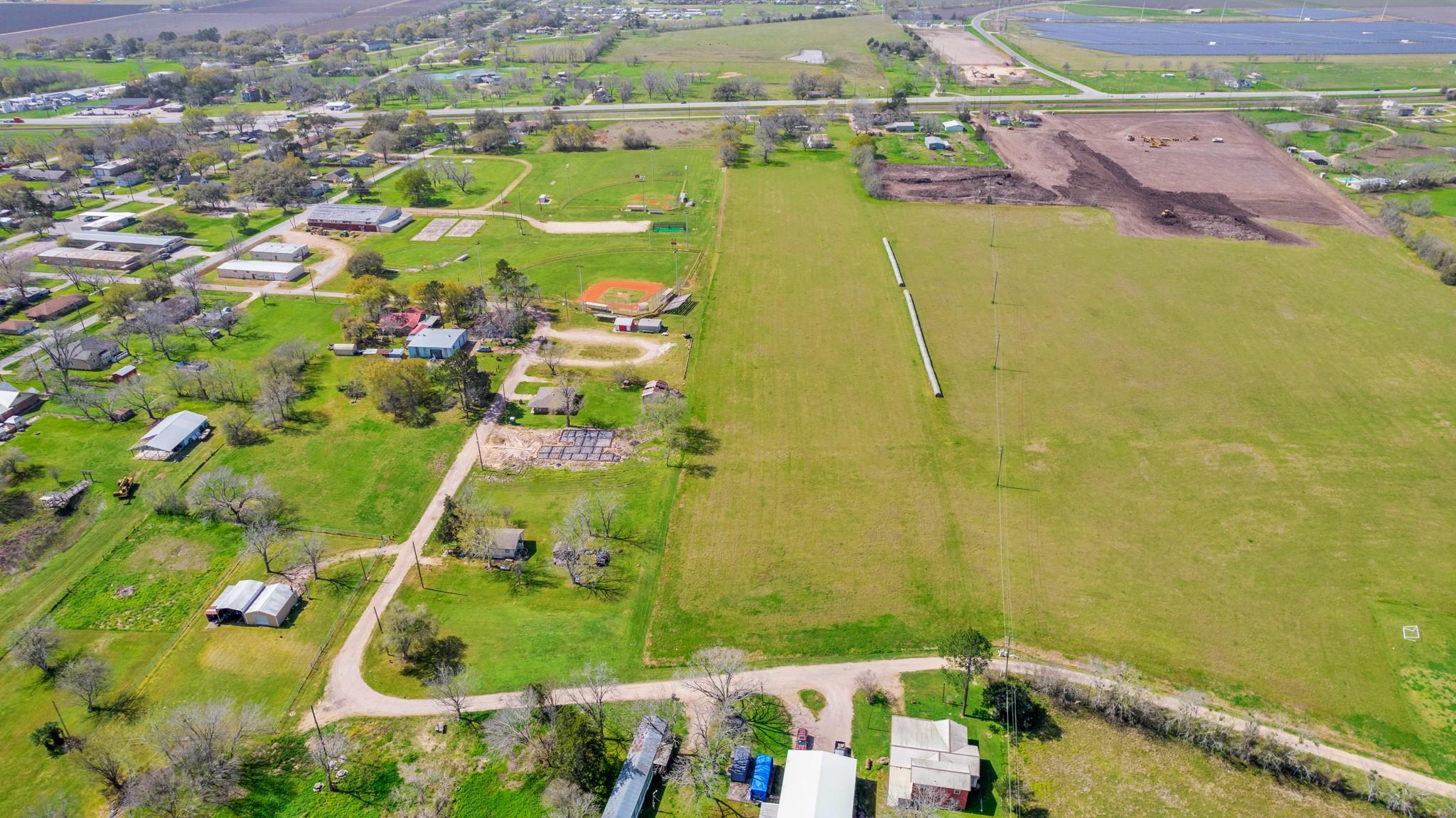 Wallis, Texas, 77485, United States, 3 Bedrooms Bedrooms, ,4 BathroomsBathrooms,Residential,For Sale,1928223