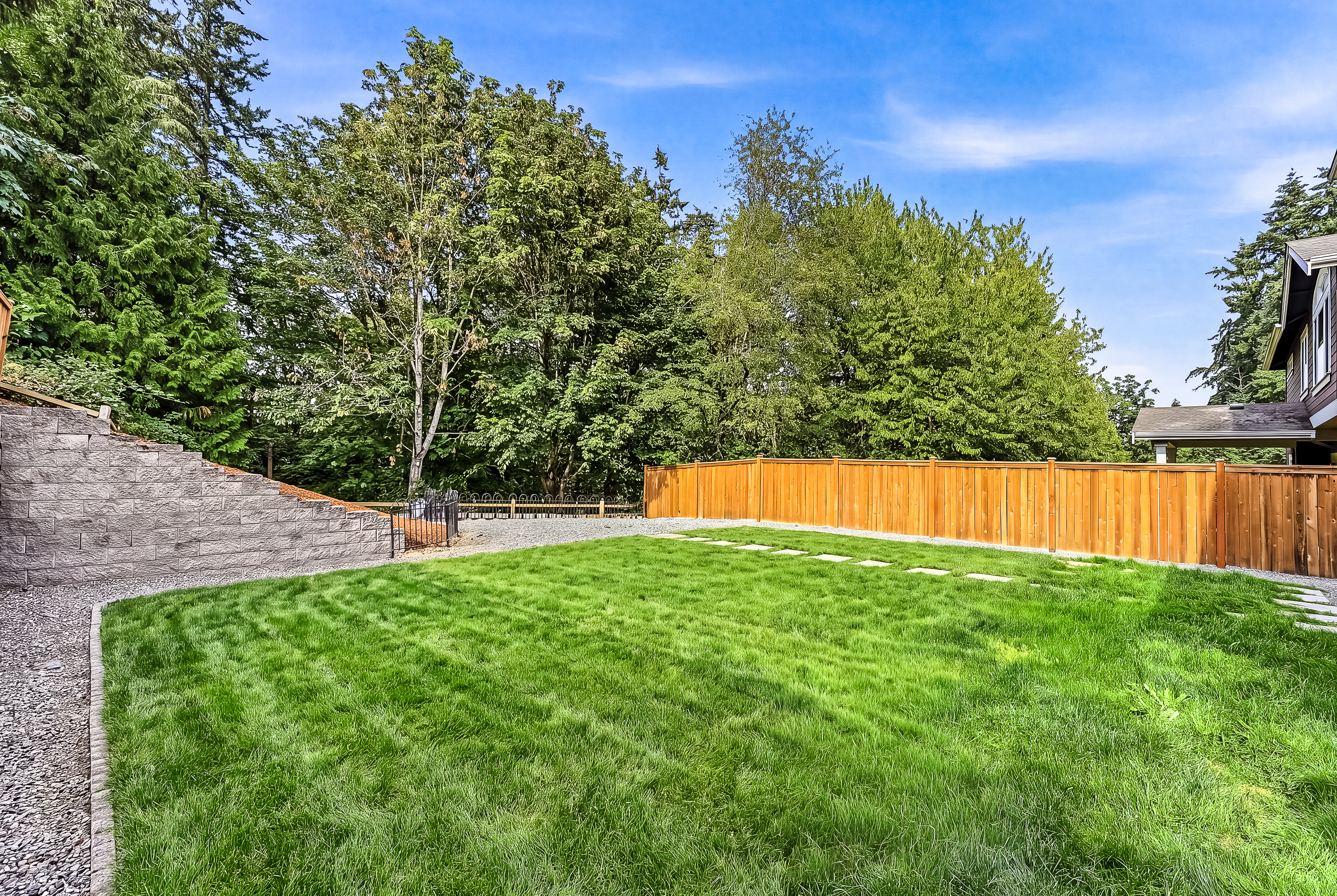 13628 Northeast 133rd Place, Kirkland, WA 98034 - 物件實景