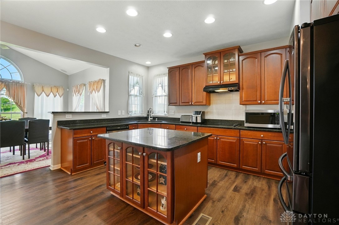 Beavercreek, Ohio, 45431, United States, 5 Bedrooms Bedrooms, ,4 BathroomsBathrooms,Residential,For Sale,1942166