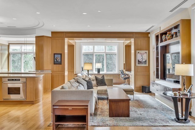 Brookline, Massachusetts, 02445, United States, 3 Bedrooms Bedrooms, ,4 BathroomsBathrooms,Residential,For Sale,1745754