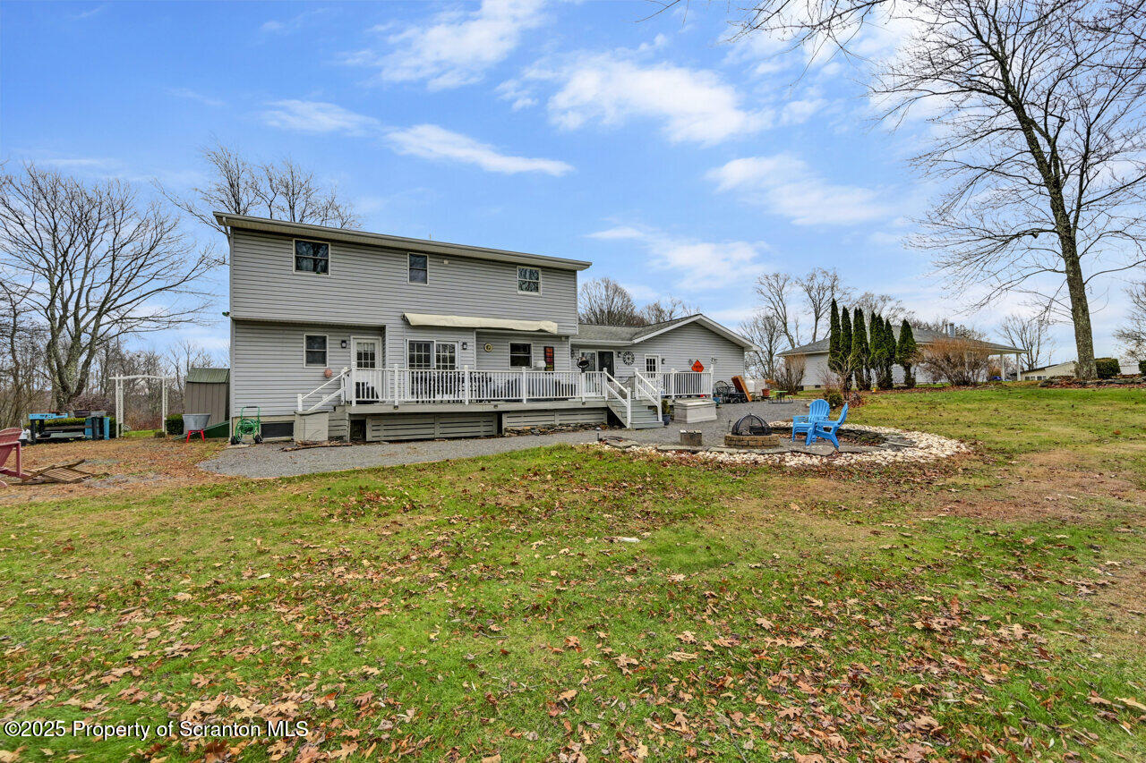 Moscow, Pennsylvania, 18444, United States, 4 Bedrooms Bedrooms, ,3 BathroomsBathrooms,Residential,For Sale,1999733