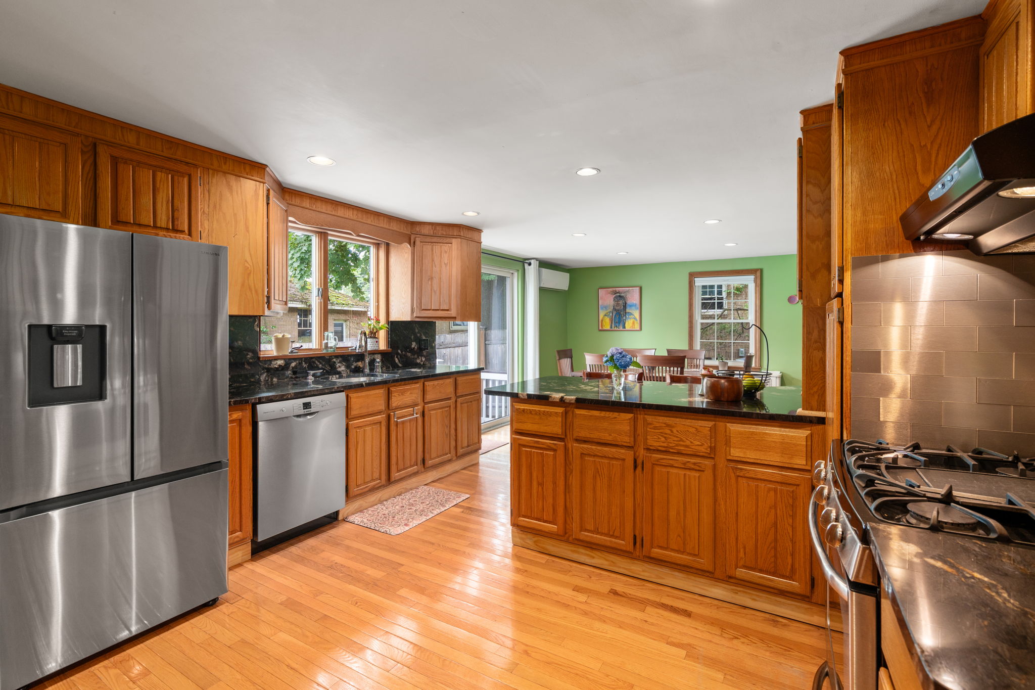 94 Grove Street, Medford, MA, 02155 - 物件實景