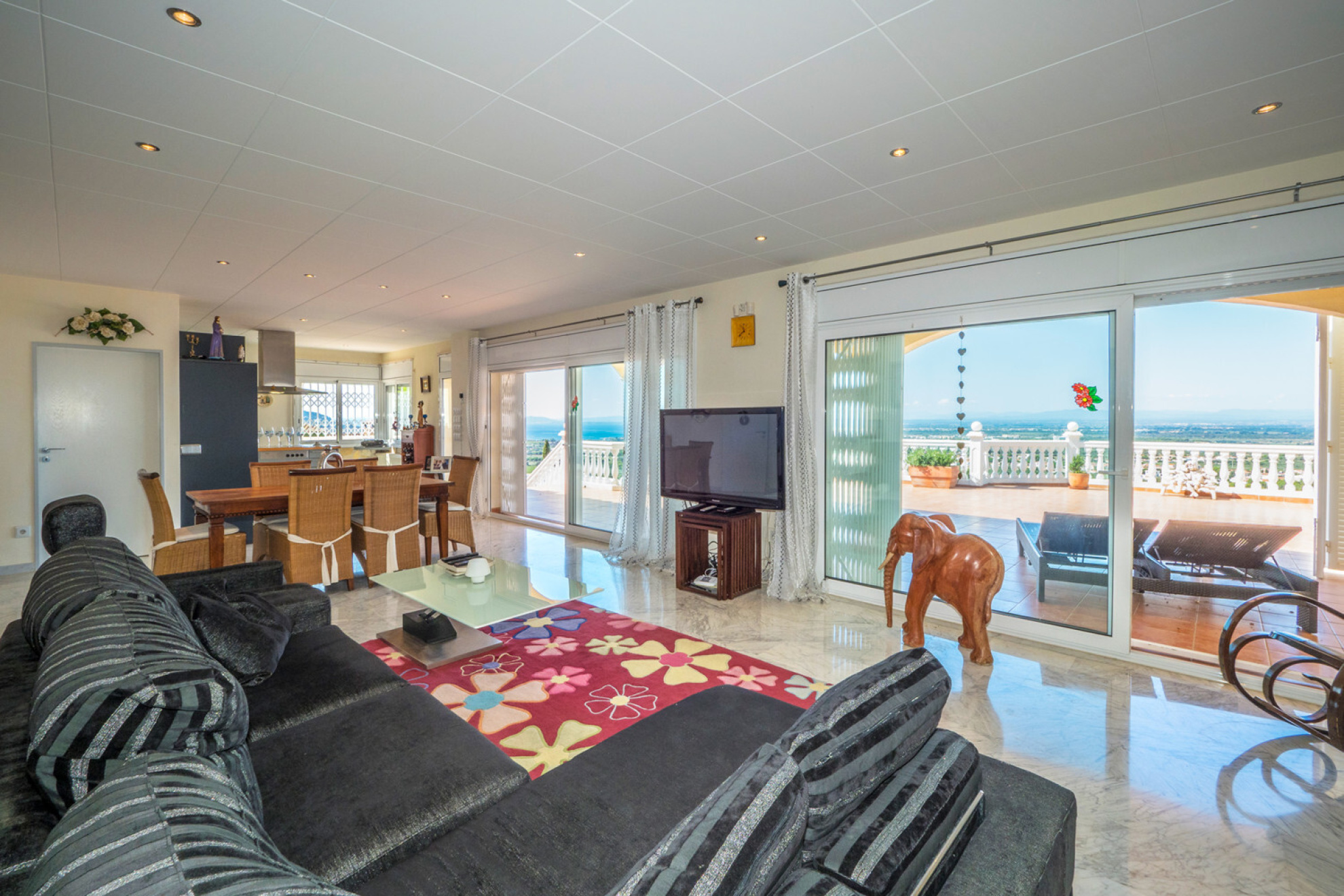  Huge villa for three families with great views of the bay of Roses. - 物件實景