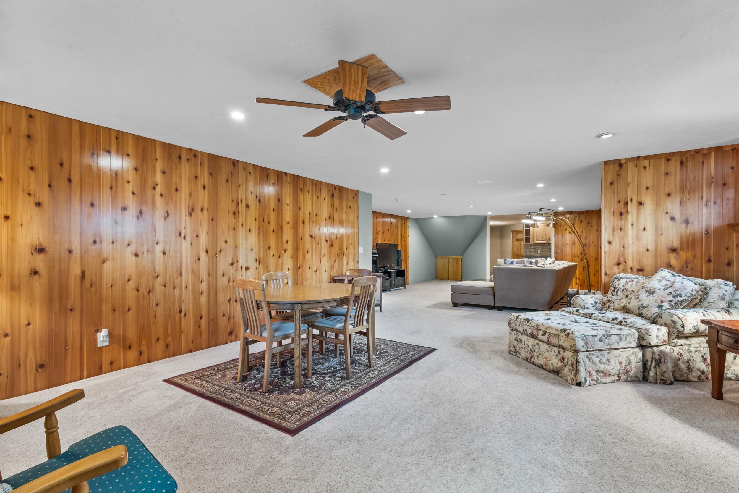 Neenah, Wisconsin, 54956, United States, 3 Bedrooms Bedrooms, ,4 BathroomsBathrooms,Residential,For Sale,1938221