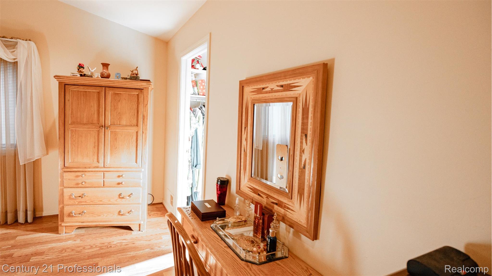 RochesterHills, Michigan, 48309, United States, 4 Bedrooms Bedrooms, ,4 BathroomsBathrooms,Residential,For Sale,1980404