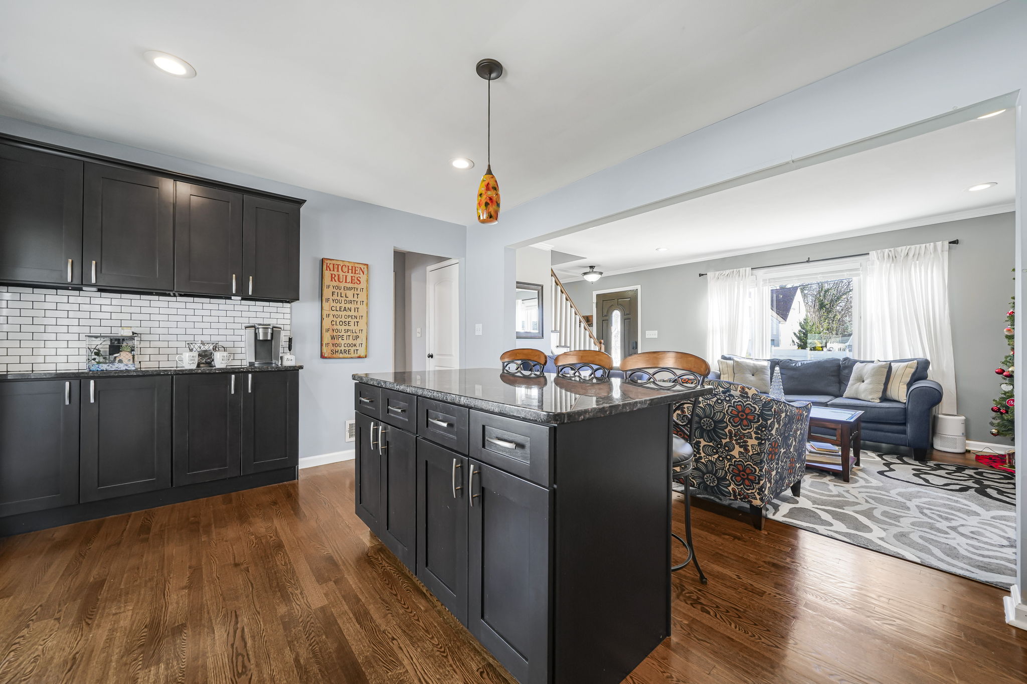 Union, New Jersey, 07073, United States, 3 Bedrooms Bedrooms, ,2 BathroomsBathrooms,Residential,For Sale,2012032