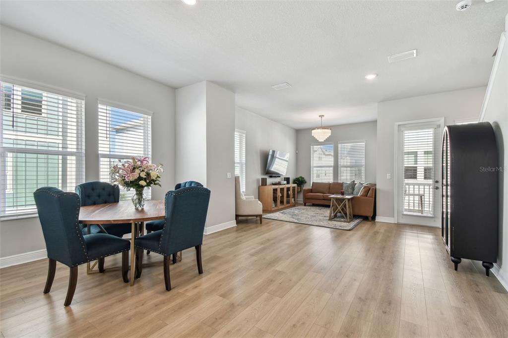Sarasota, Florida, 34237, United States, 3 Bedrooms Bedrooms, ,4 BathroomsBathrooms,Residential,For Sale,1862311