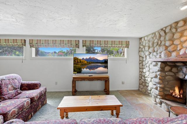 Cottonwood Heights, Utah, 84121, United States, 4 Bedrooms Bedrooms, ,4 BathroomsBathrooms,Residential,For Sale,2047949