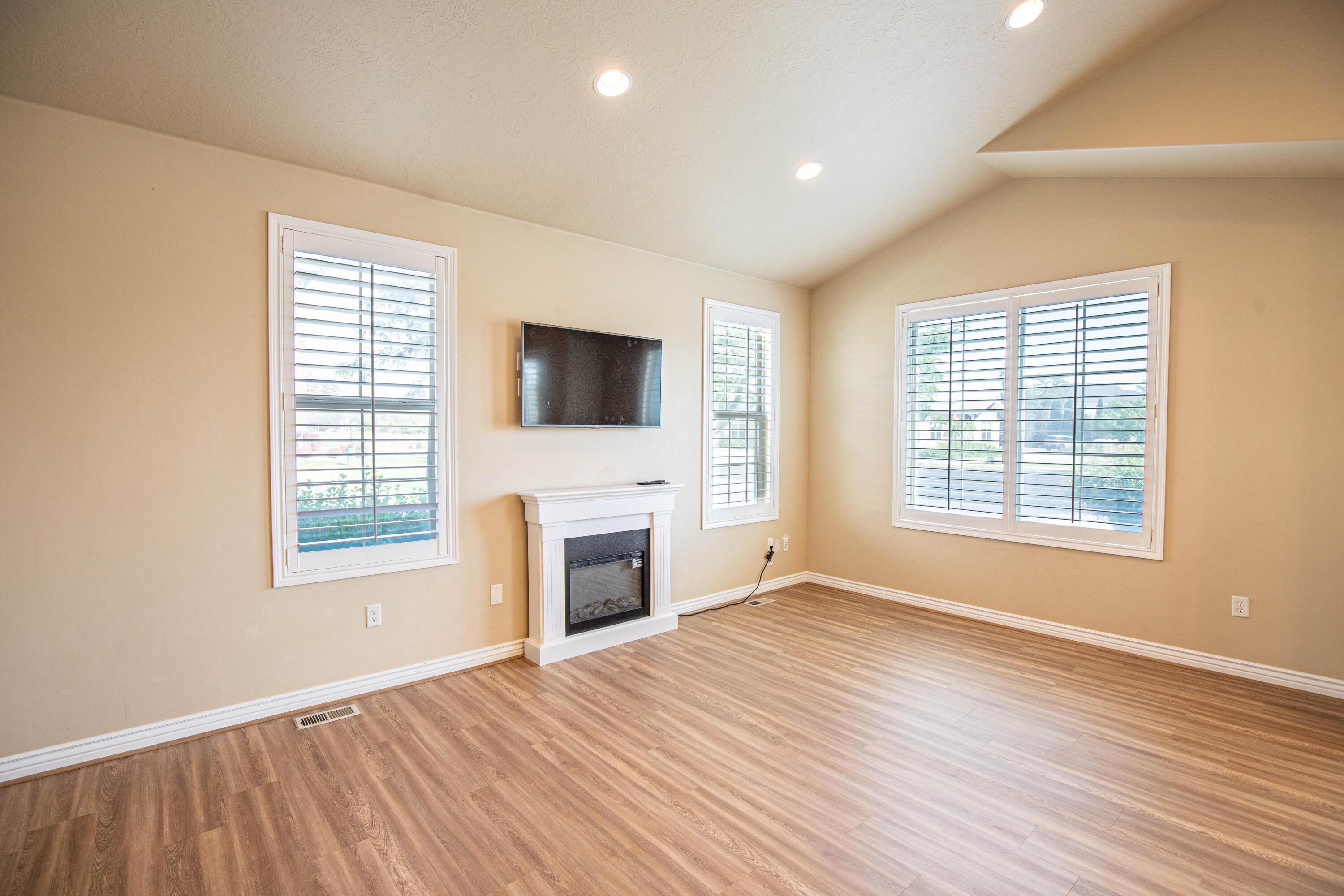 LEHI, Utah, 84043, United States, 5 Bedrooms Bedrooms, ,4 BathroomsBathrooms,Residential,For Sale,1935111